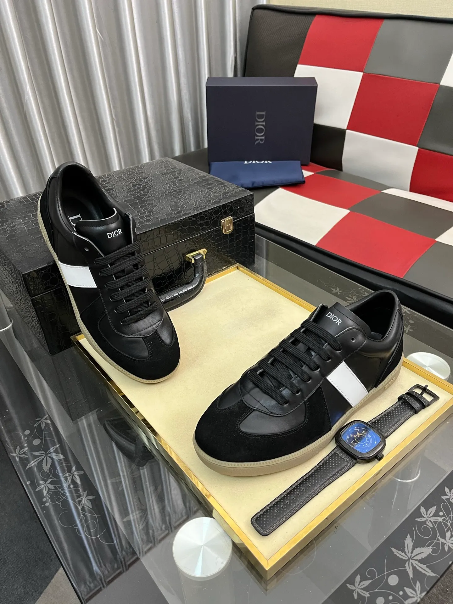 Men's shoes💰380⌚️⌚️[Dior] Dior's new men's genuine leather casual shoes, the highest version on the market, any comparison is welcome🆚! The original leather has excellent texture and is super high-end! Fetal sheep net lining imported from Italy, removable pad! Luxurious materials and fine workmanship, highly recommended! Code number: 38-44